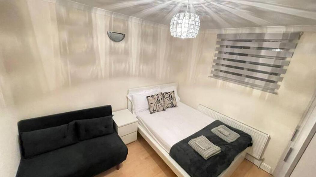 Entire 3 Bedroom Home - Minutes To Emirates Stadium! 런던 외부 사진